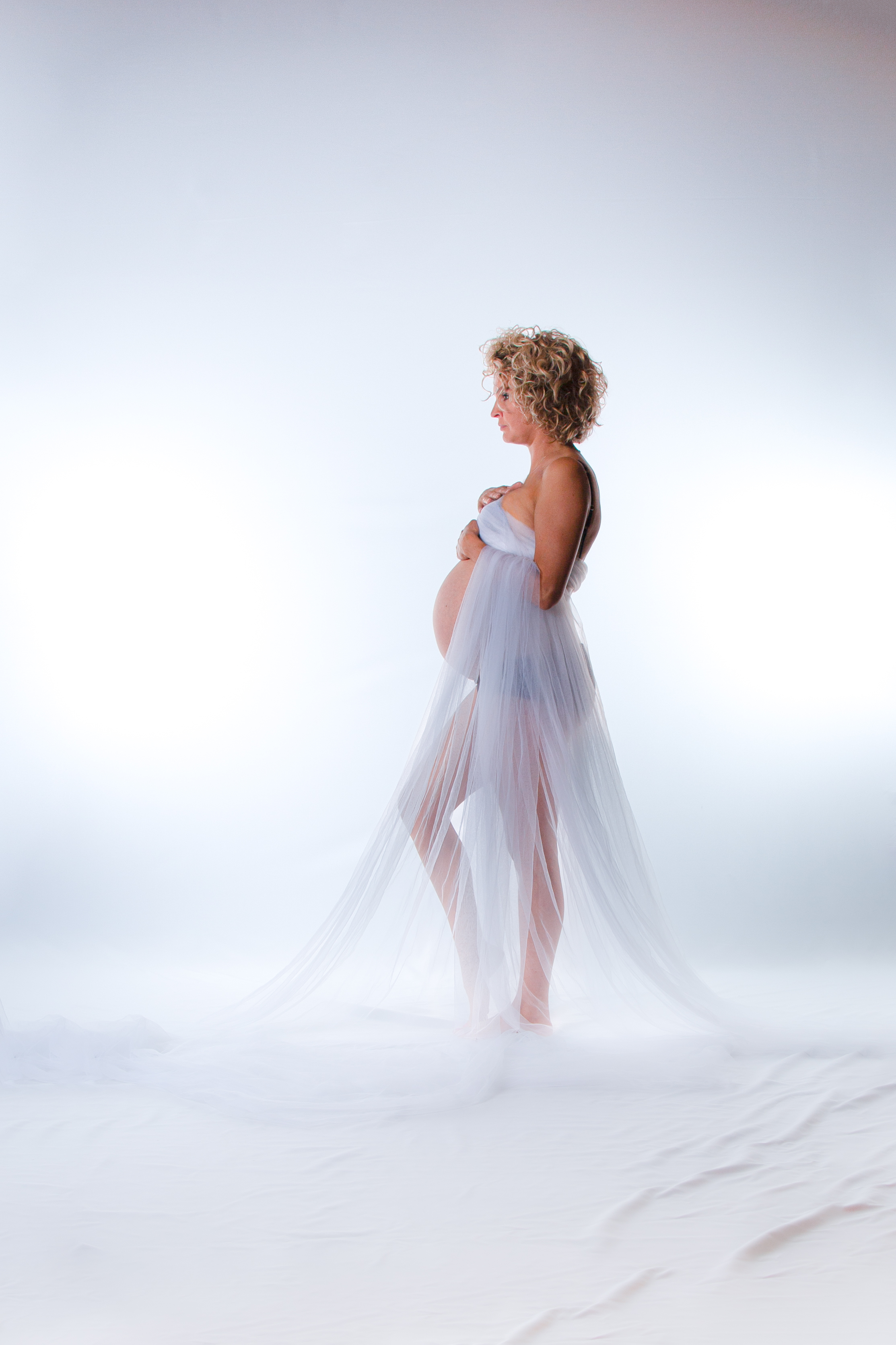 Elegant fine-art portret in zijprofiel